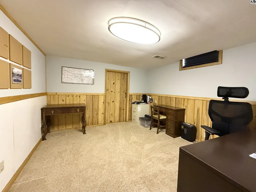 904 W 20th Avenue Hutchinson KS 67502
