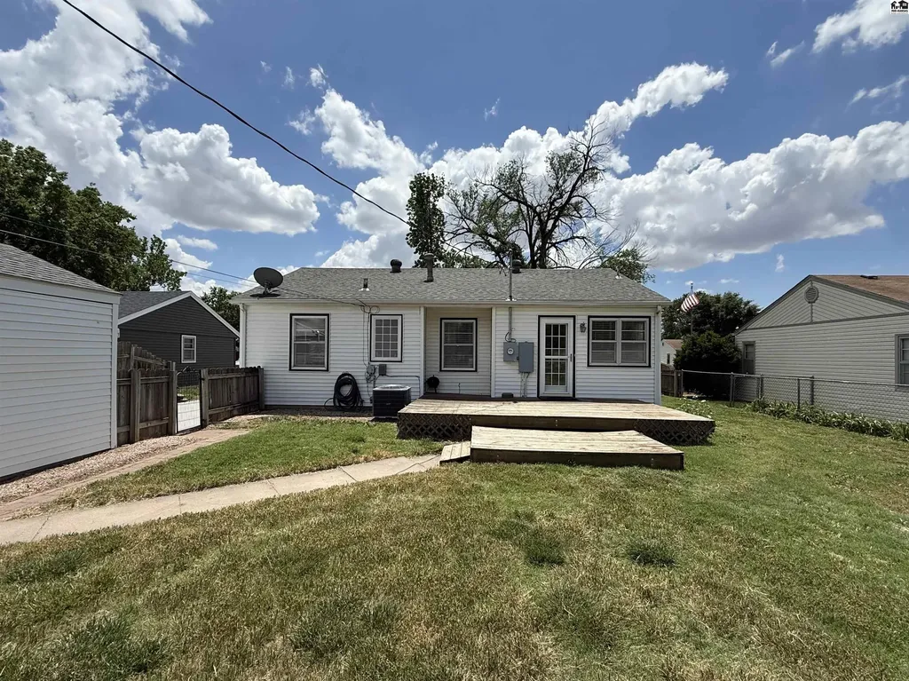 904 W 20th Avenue Hutchinson KS 67502