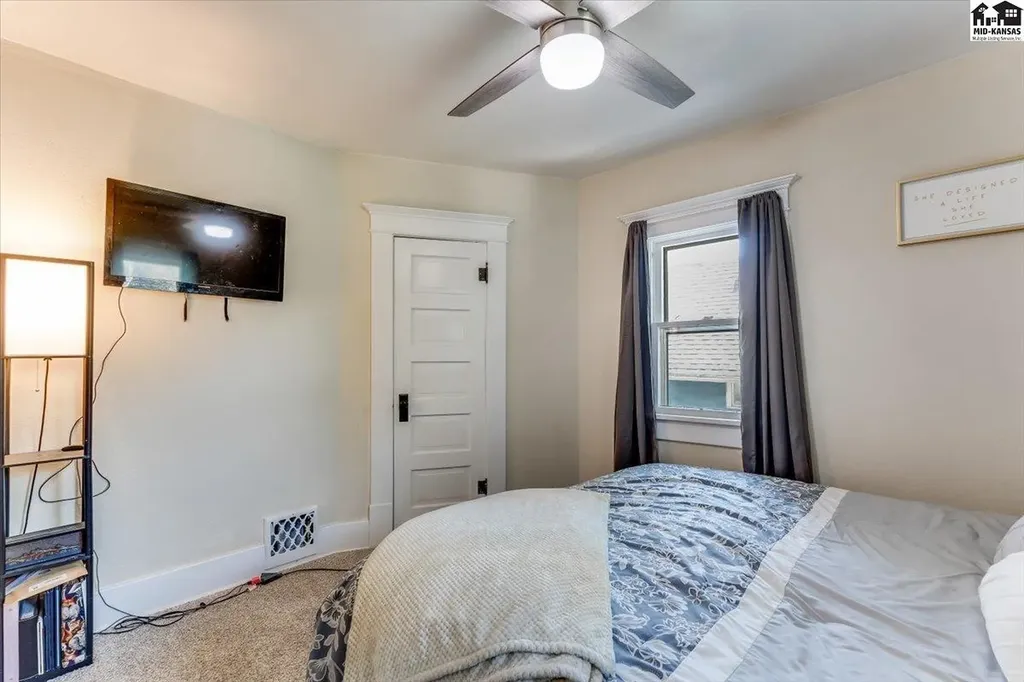 225 W 9th Avenue Hutchinson KS 67501