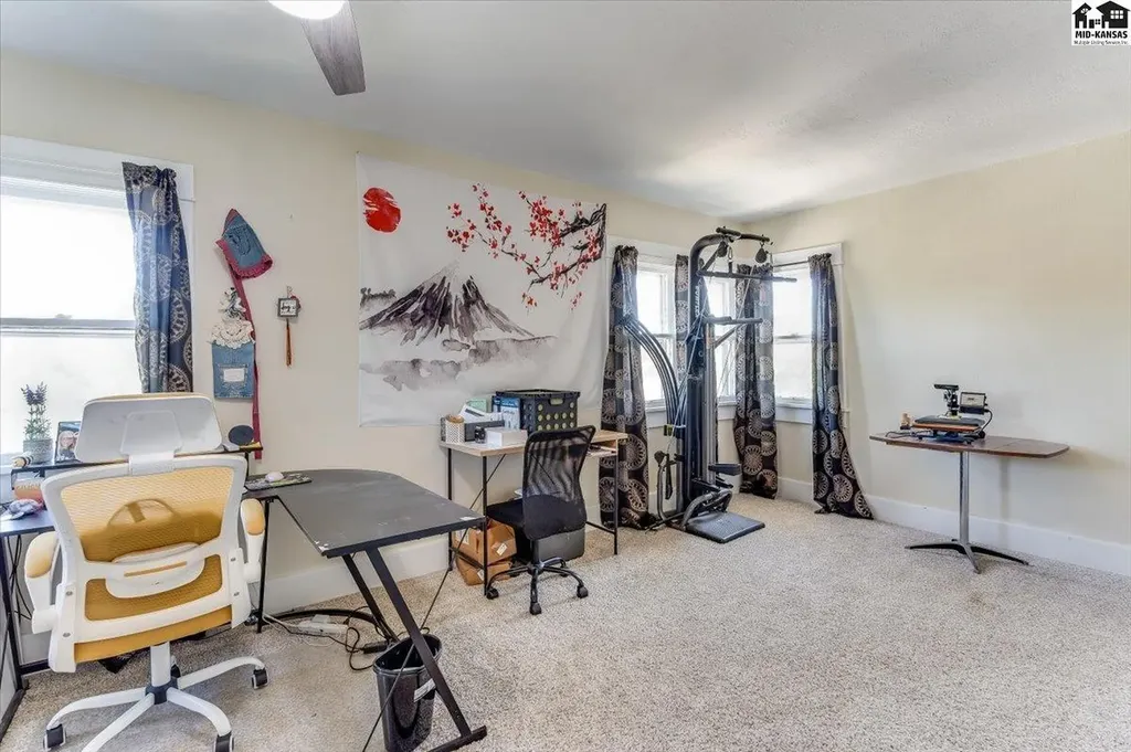 225 W 9th Avenue Hutchinson KS 67501