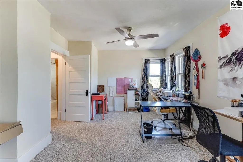 225 W 9th Avenue Hutchinson KS 67501