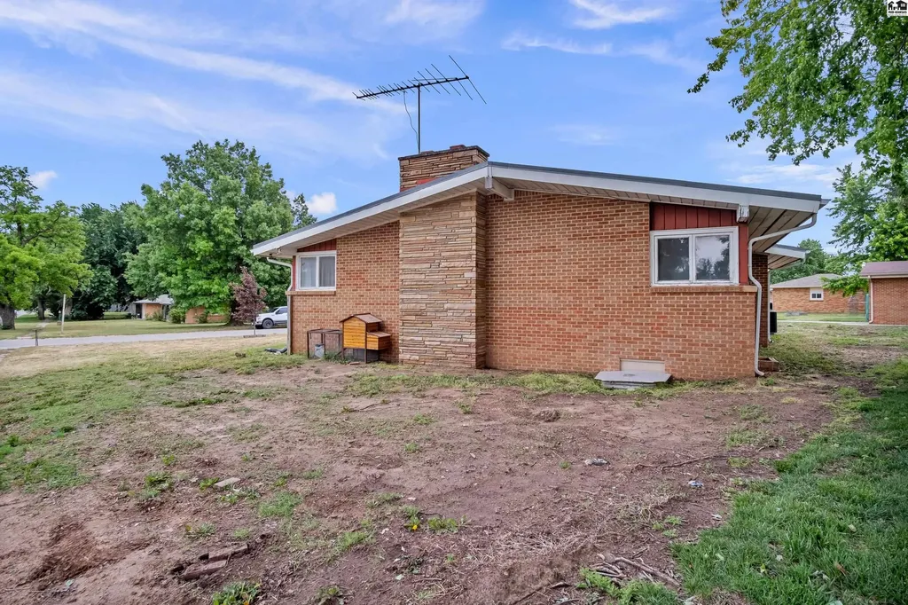 701 W Main Street Arlington KS 67514
