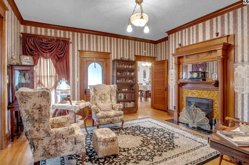 215 S Walnut Street Mcpherson KS 67460