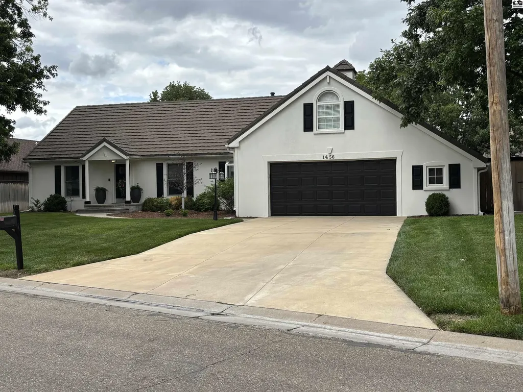 1456 Briarwood Lane Mcpherson KS 67460