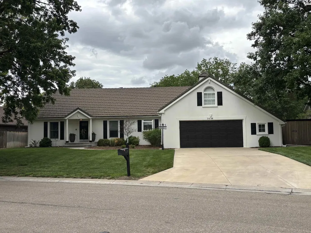 1456 Briarwood Lane Mcpherson KS 67460