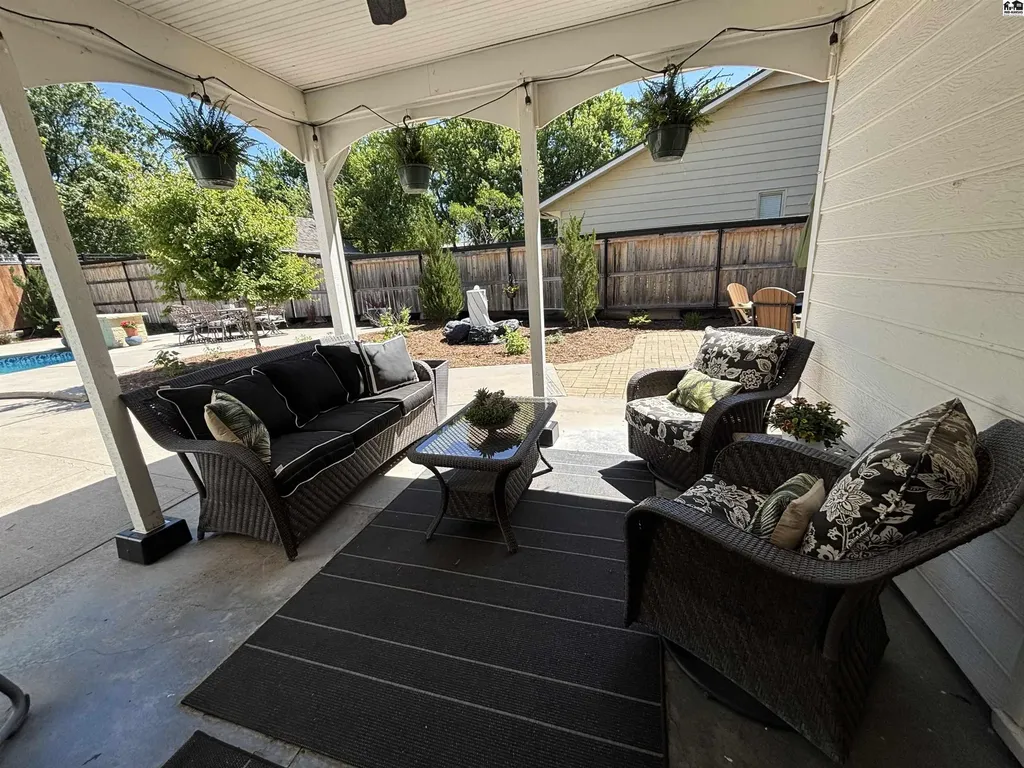 1456 Briarwood Lane Mcpherson KS 67460