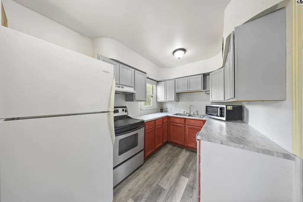 308 W 25th Avenue Hutchinson KS 67502