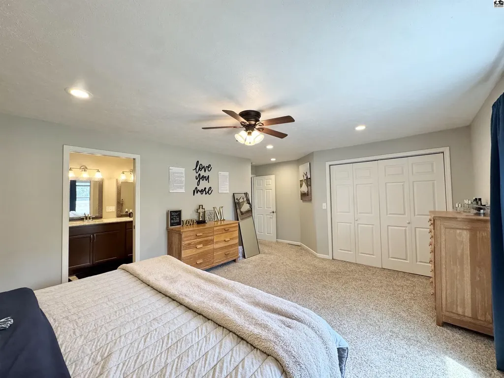 1202 E 56th Avenue Hutchinson KS 67502
