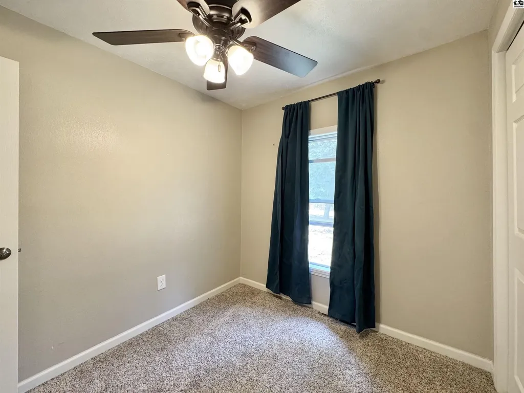 1202 E 56th Avenue Hutchinson KS 67502