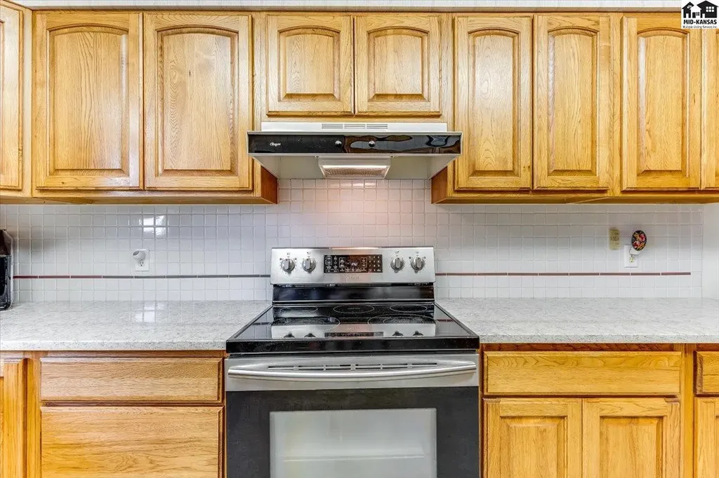 9202 N Plum Street Hutchinson KS 67502