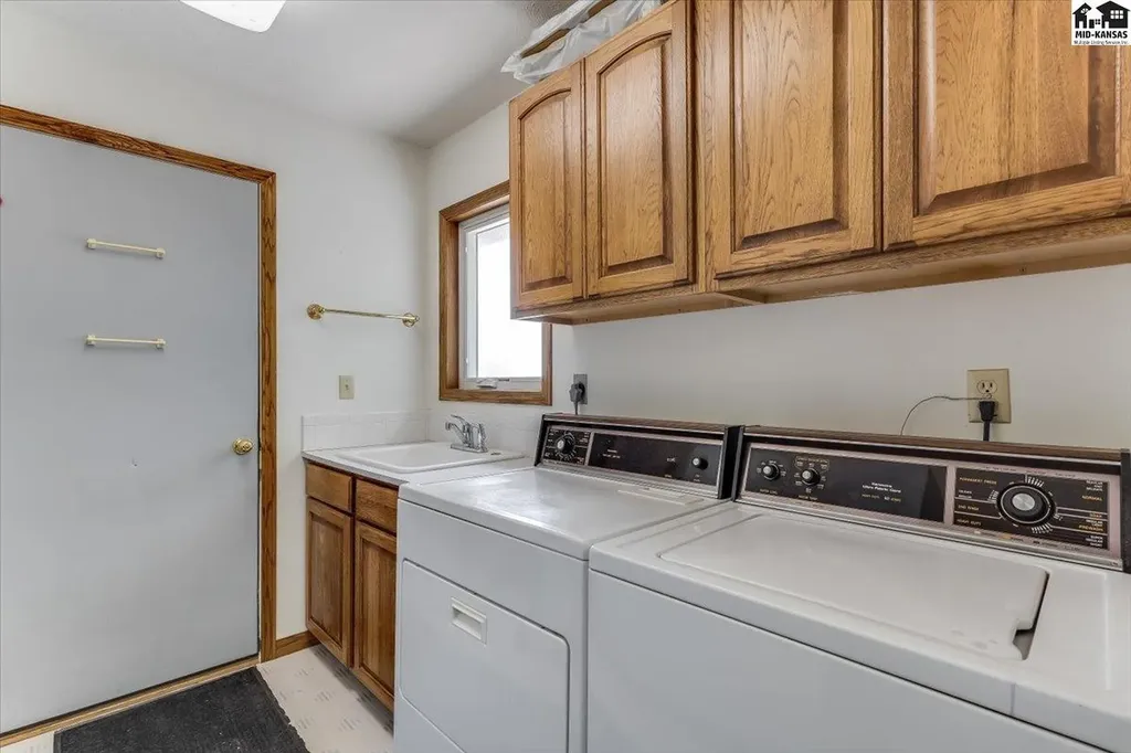9202 N Plum Street Hutchinson KS 67502