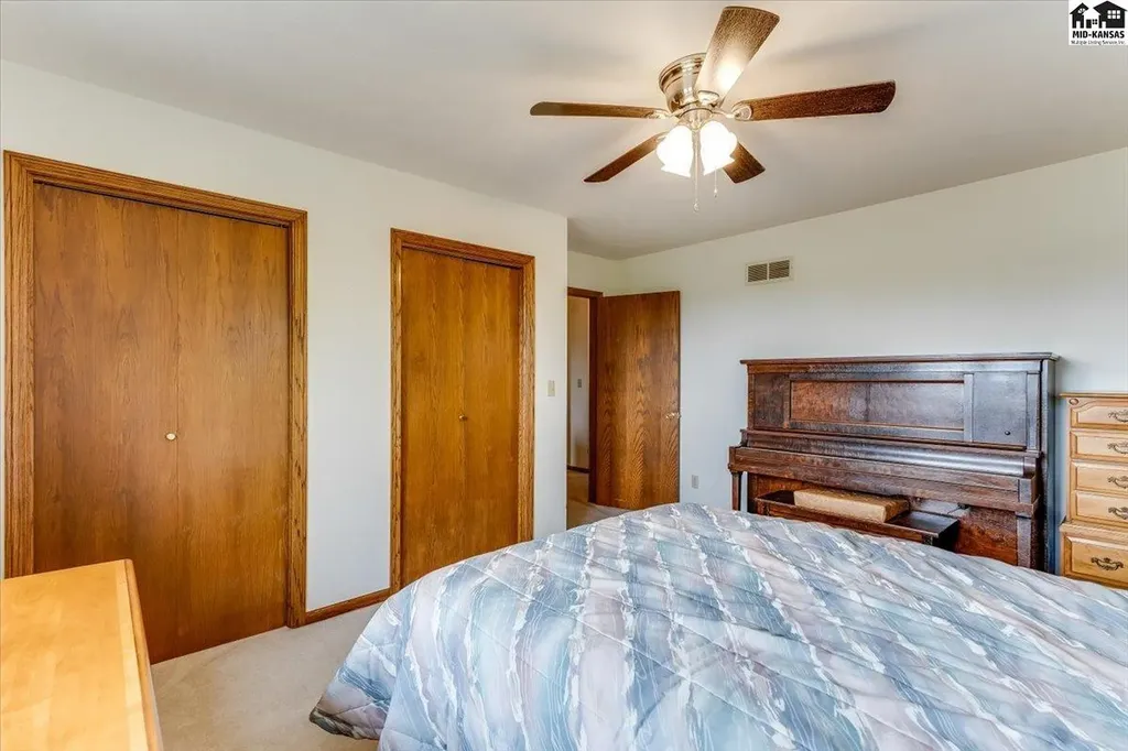 9202 N Plum Street Hutchinson KS 67502