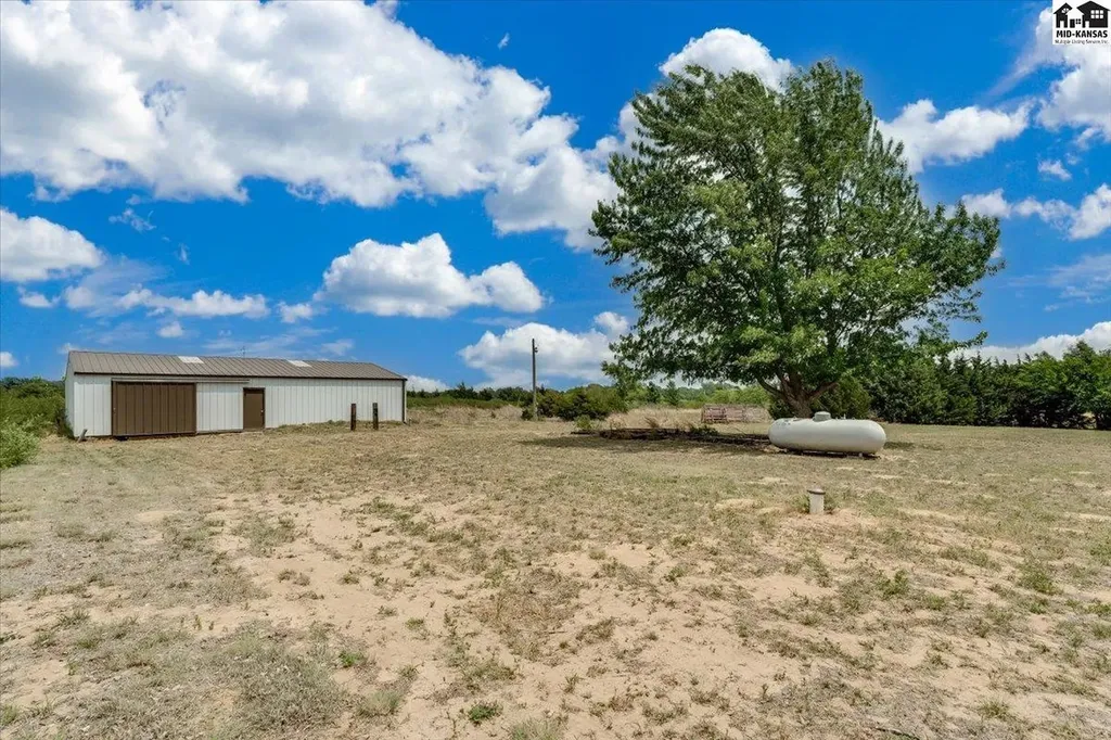 9202 N Plum Street Hutchinson KS 67502