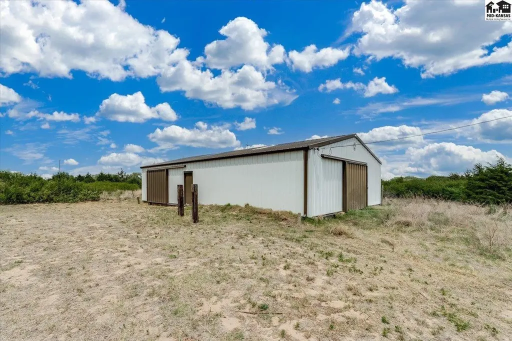 9202 N Plum Street Hutchinson KS 67502