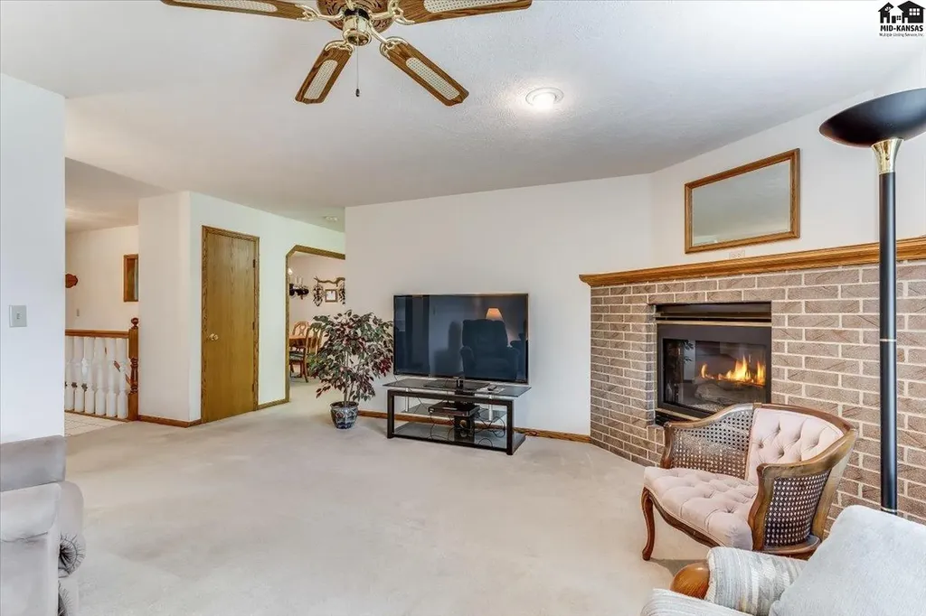 9202 N Plum Street Hutchinson KS 67502