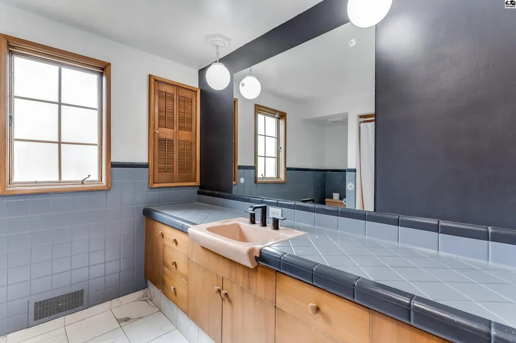101 W 30th Avenue Hutchinson KS 67502