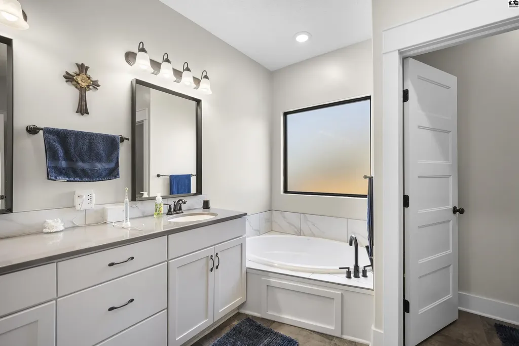 1644 Sonora Drive Mcpherson KS 67460