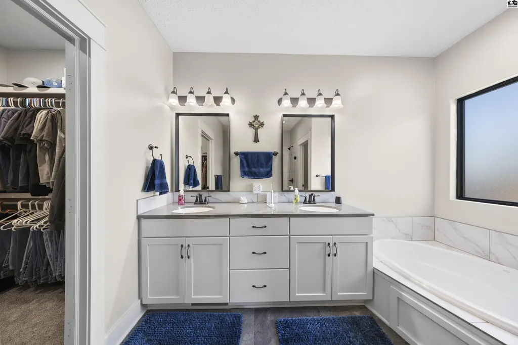 1644 Sonora Drive Mcpherson KS 67460