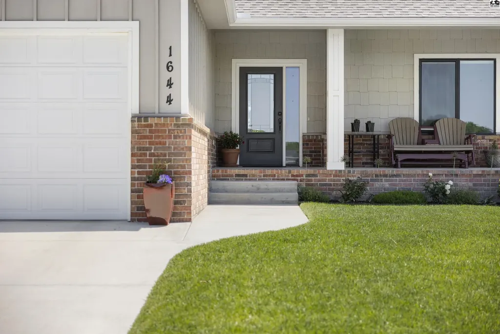 1644 Sonora Drive Mcpherson KS 67460