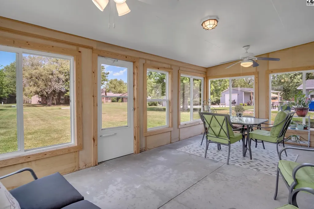 305 Oak Park Drive Mcpherson KS 67460