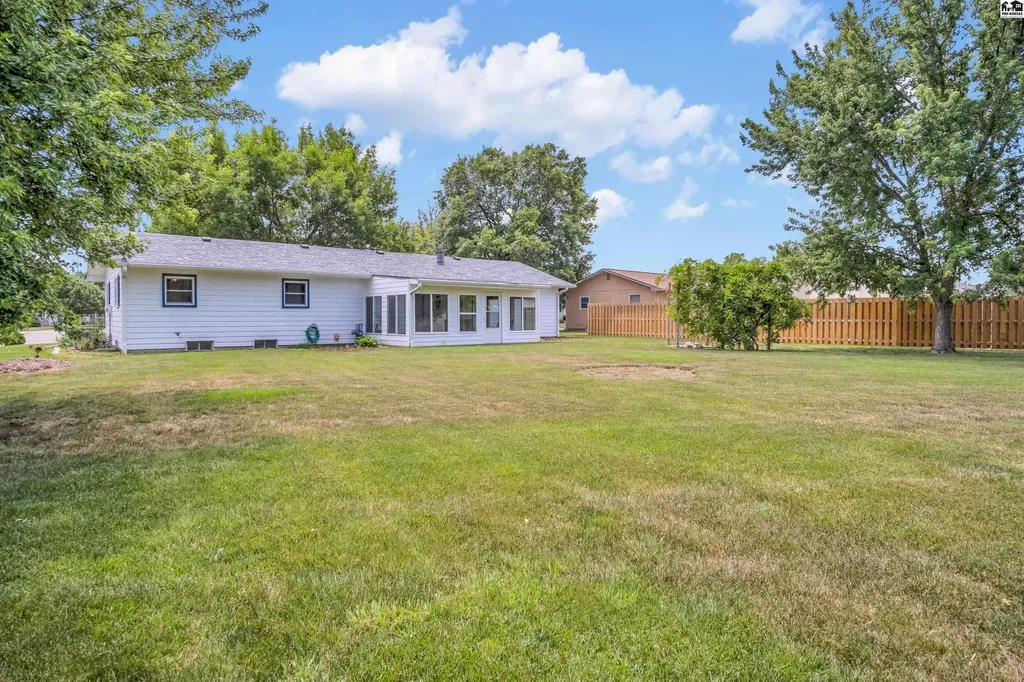 305 Oak Park Drive Mcpherson KS 67460