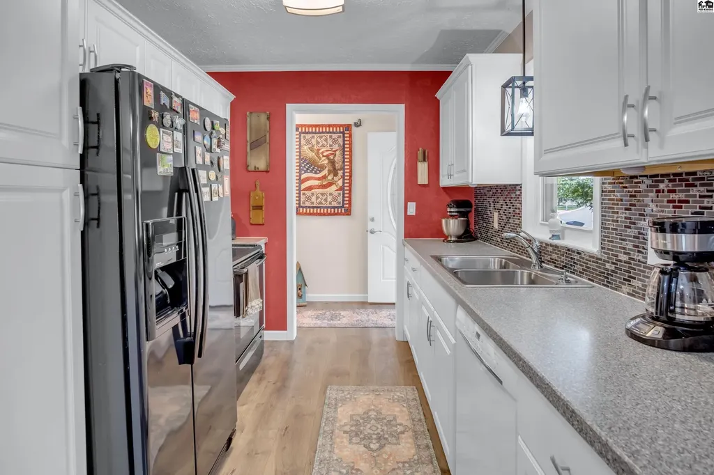 305 Oak Park Drive Mcpherson KS 67460
