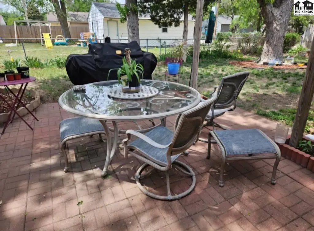 2103 N Jackson Street Hutchinson KS 67502