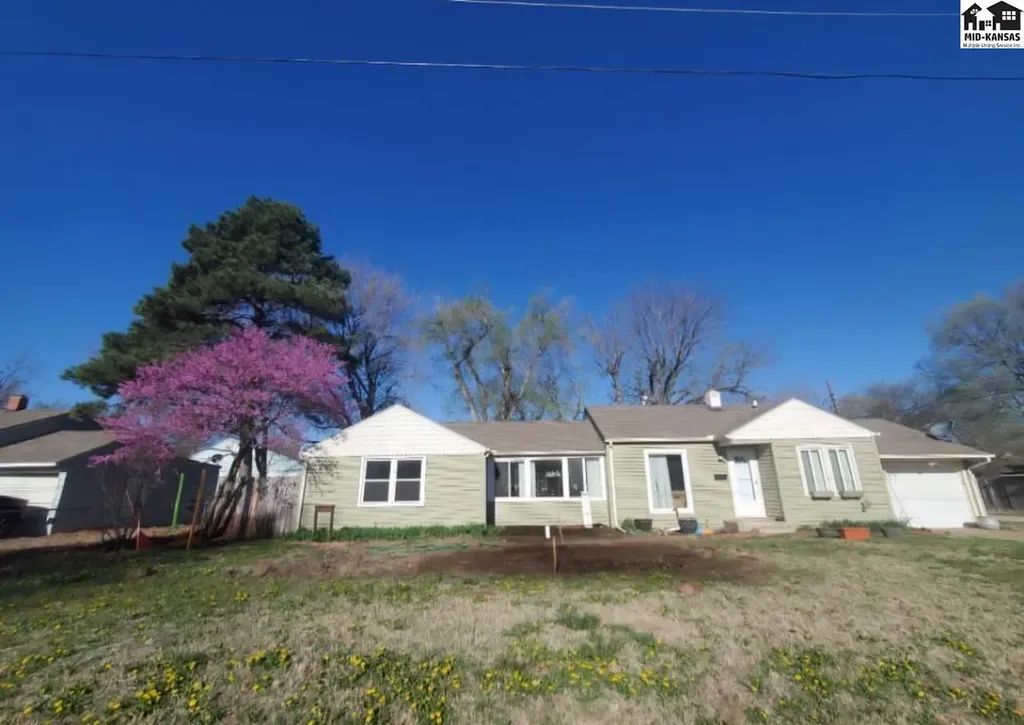 2103 N Jackson Street Hutchinson KS 67502
