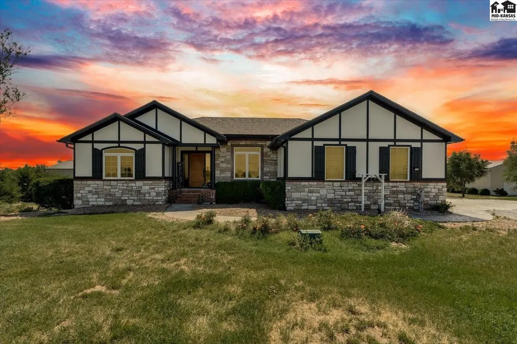 1310 N Wilshire Drive Hutchinson KS 67501