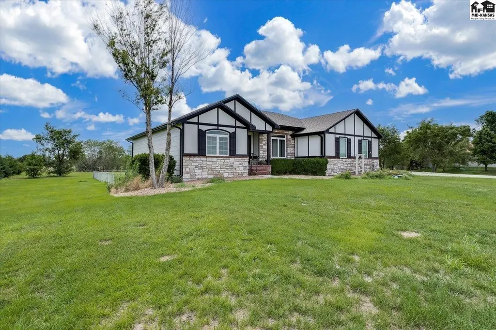 1310 N Wilshire Drive Hutchinson KS 67501