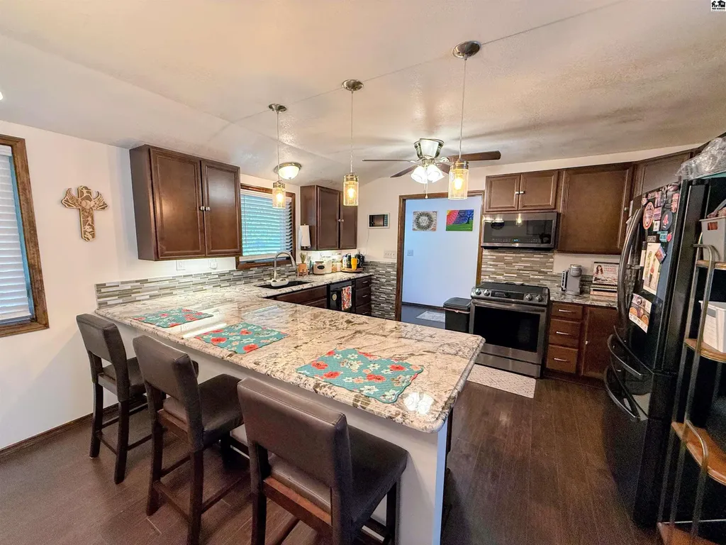 12 Warren Drive South Hutchinson KS 67505