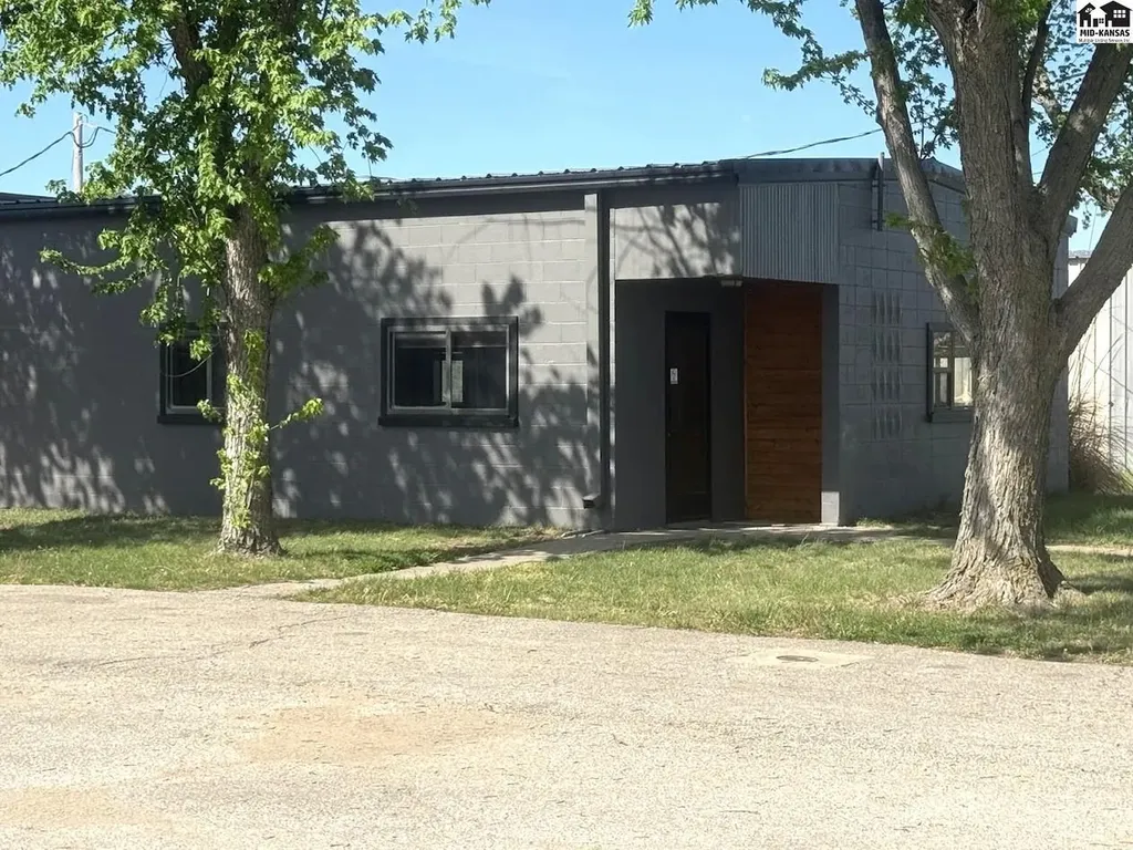 1015 W Woodside Street Mcpherson KS 67460
