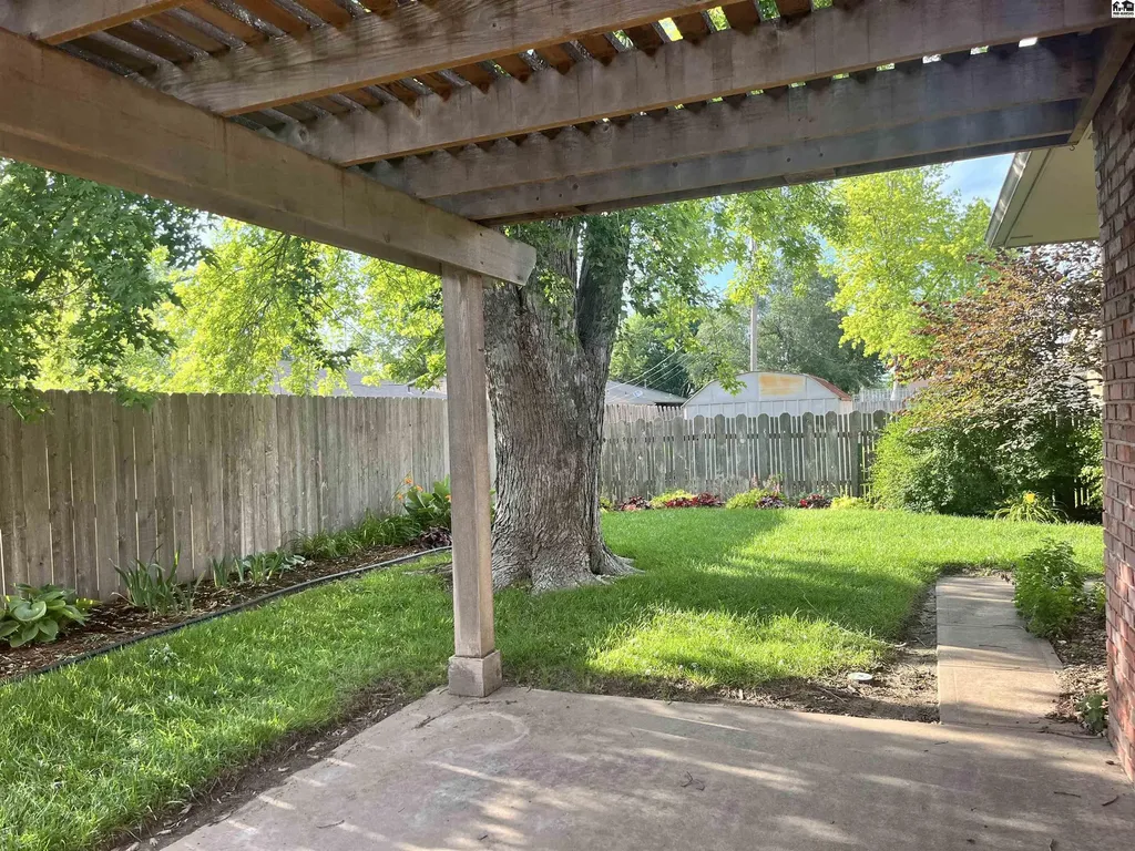 2603 Colorado Street Hutchinson KS 67502