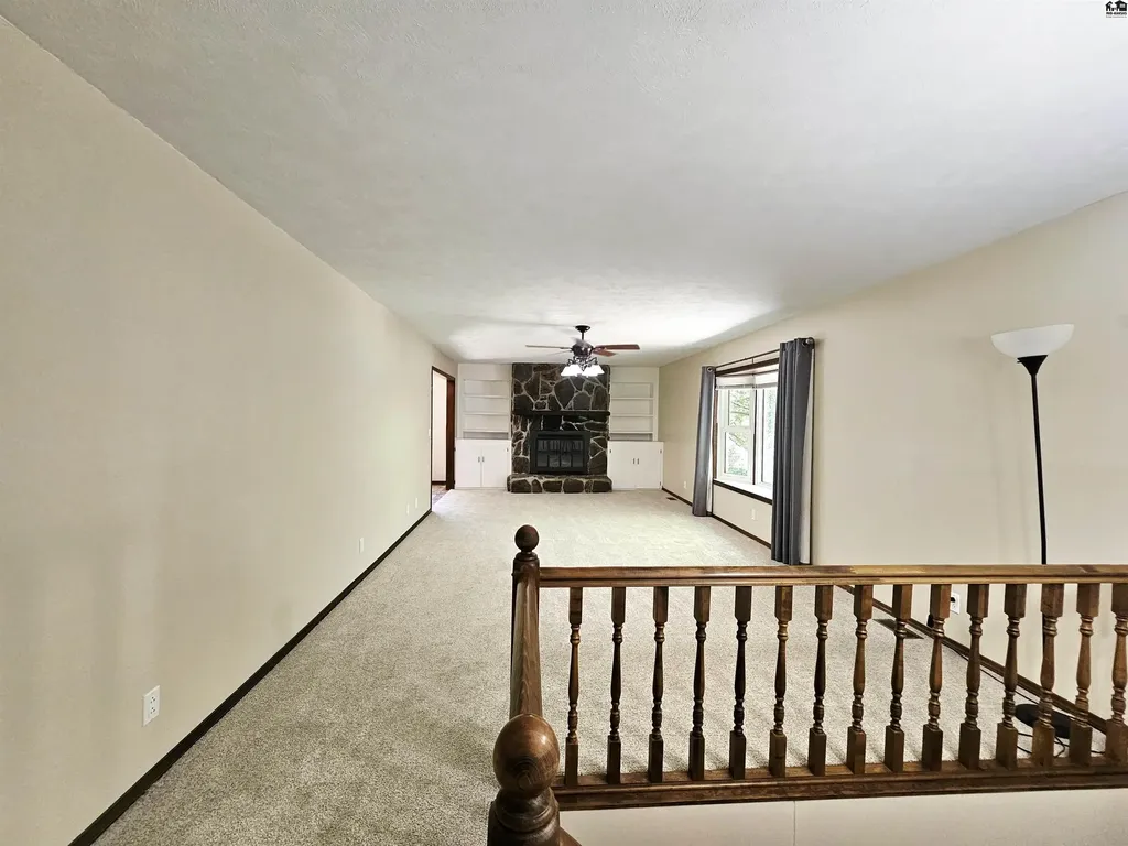 7402 N Lake Road Hutchinson KS 67502