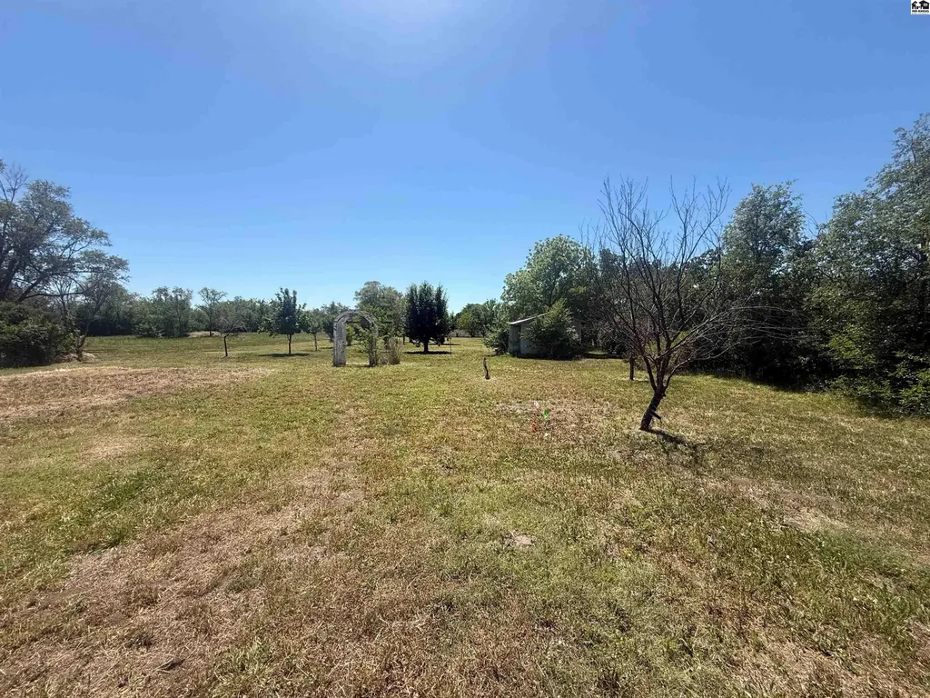 1507 E 26th Avenue Hutchinson KS 67502