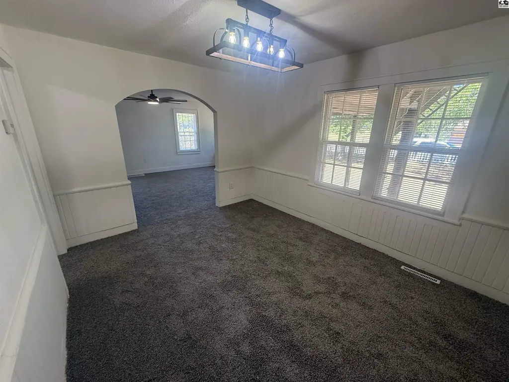 1507 E 26th Avenue Hutchinson KS 67502