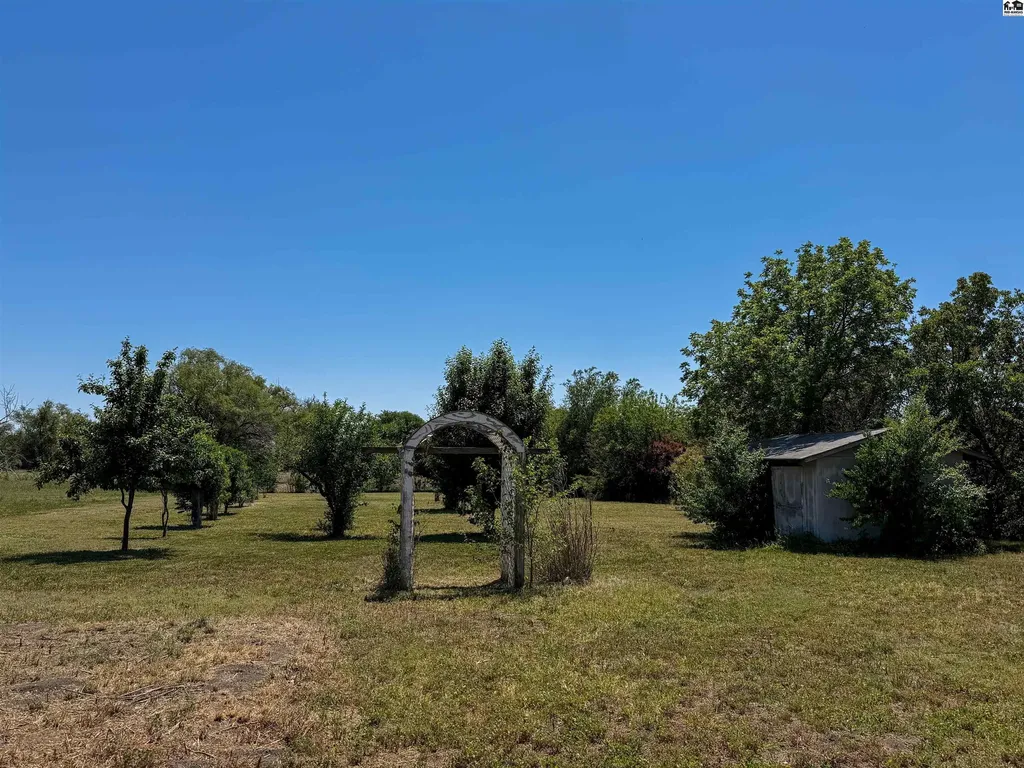 1507 E 26th Avenue Hutchinson KS 67502