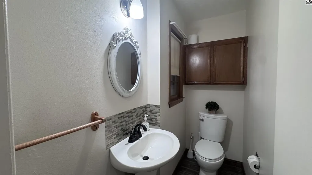 1508 Linda Lane Hutchinson KS 67502
