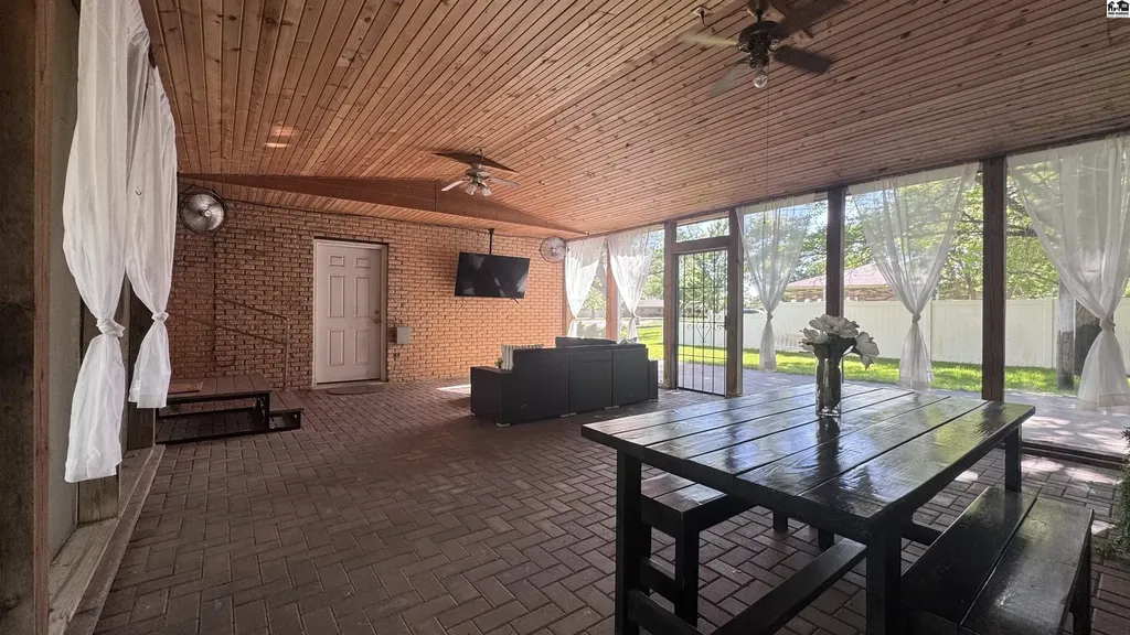 1508 Linda Lane Hutchinson KS 67502