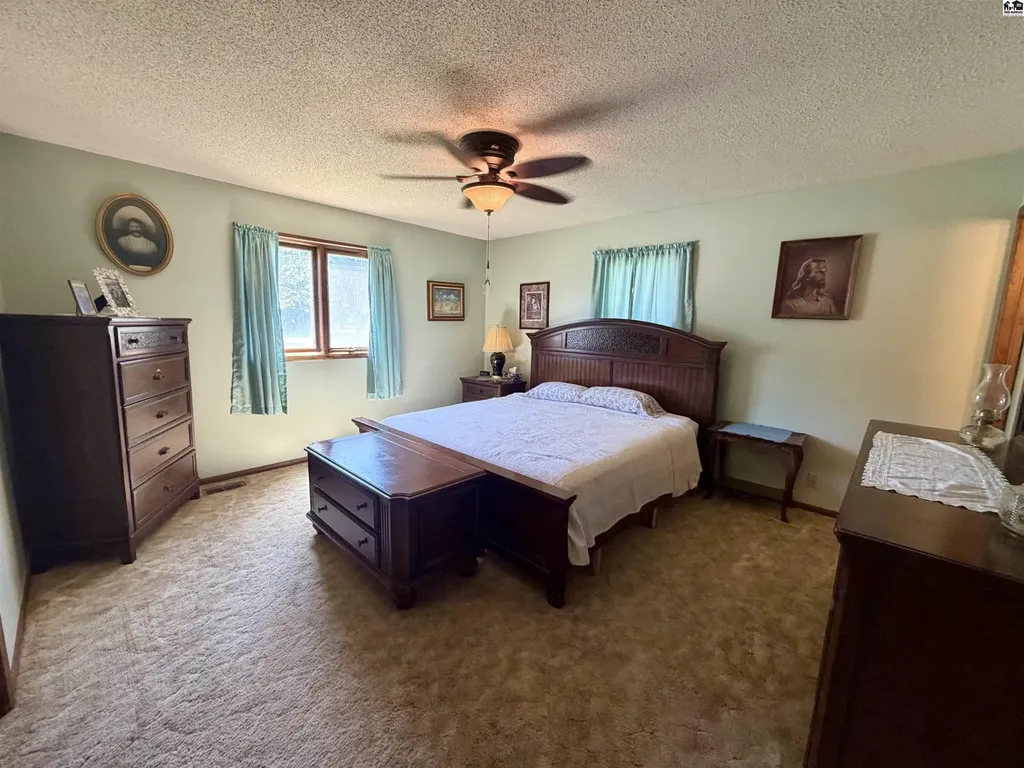 4504 Foothill Drive Hutchinson KS 67502