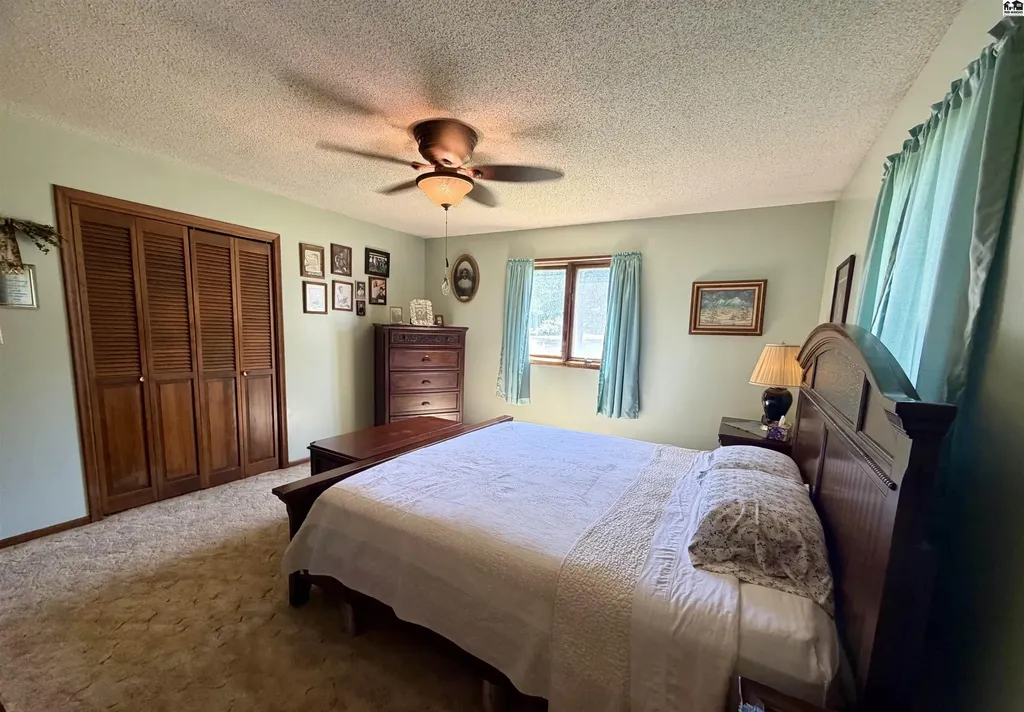 4504 Foothill Drive Hutchinson KS 67502