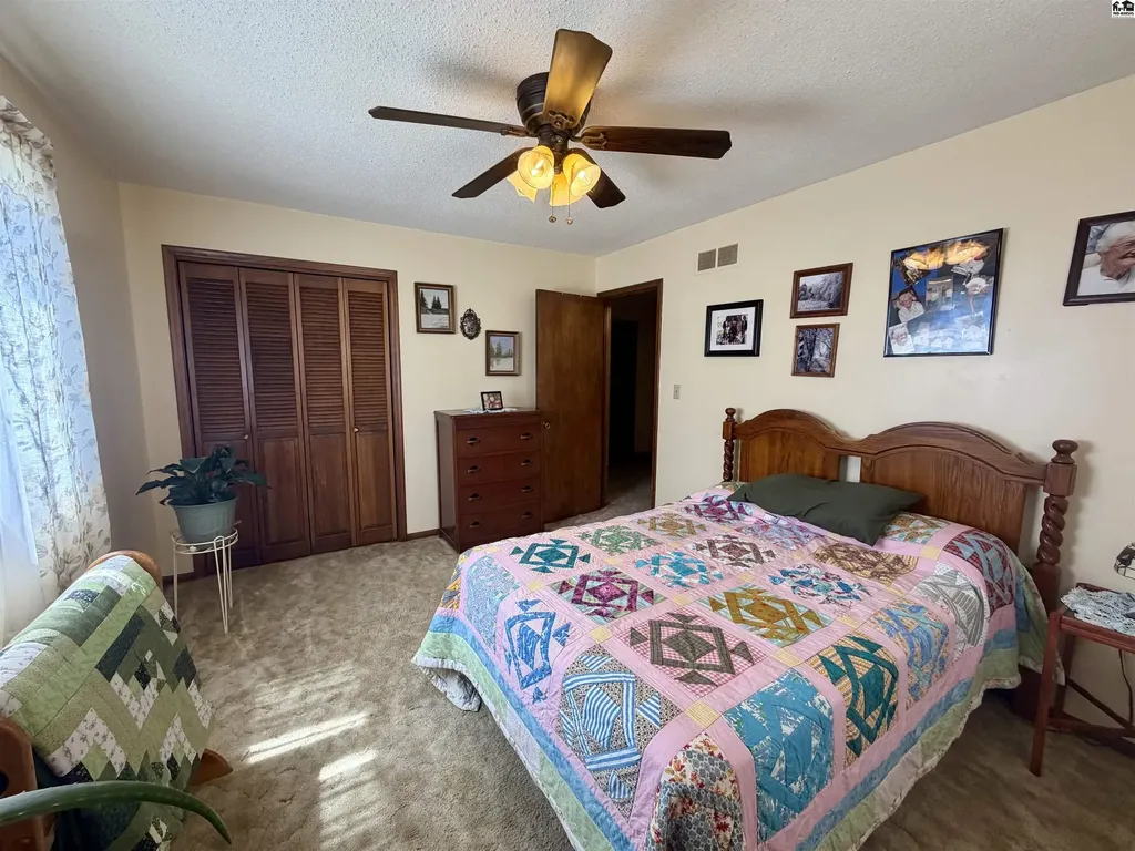 4504 Foothill Drive Hutchinson KS 67502