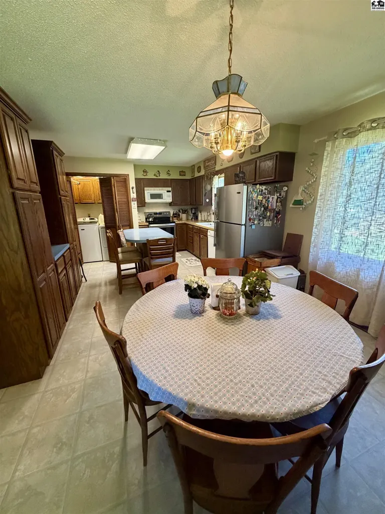 4504 Foothill Drive Hutchinson KS 67502