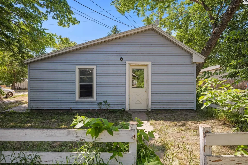 825 E Sherman Street Hutchinson KS 67501