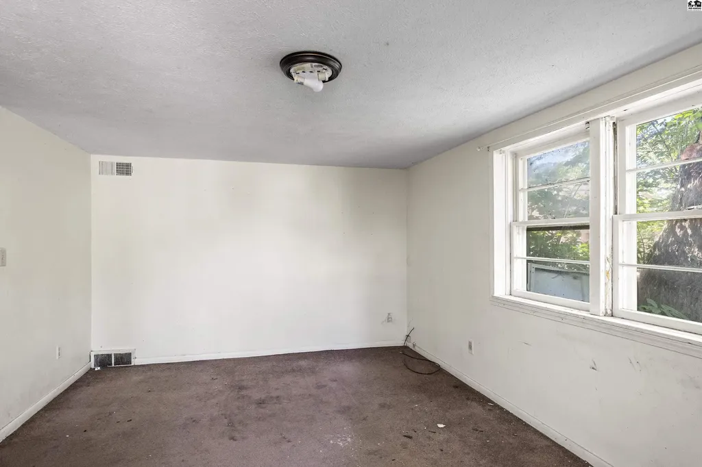 825 E Sherman Street Hutchinson KS 67501
