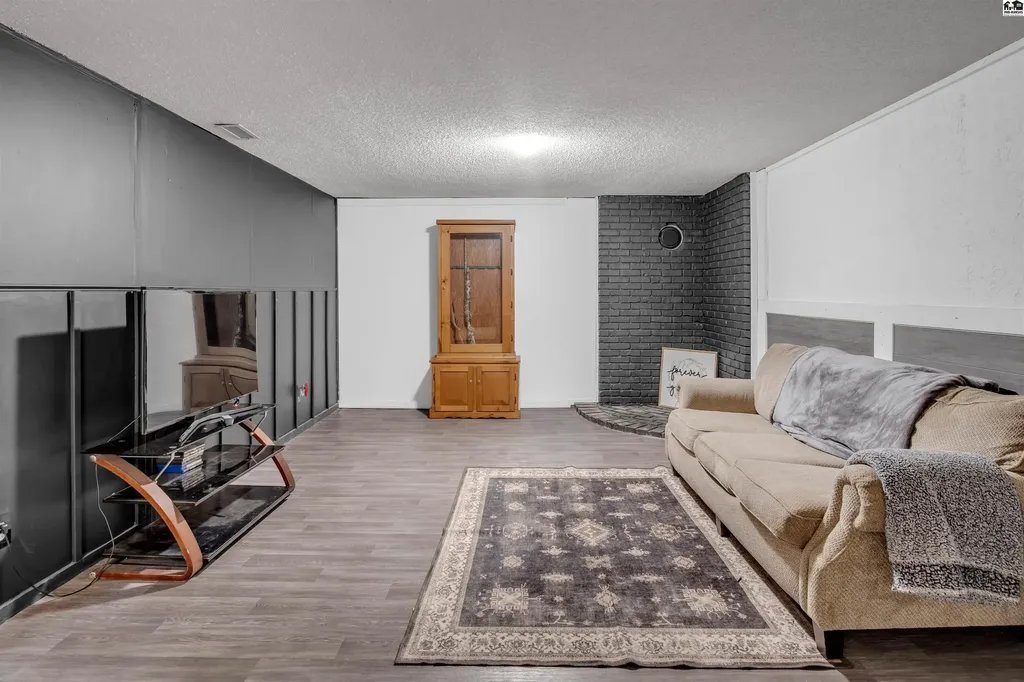 942 Sycamore Place Mcpherson KS 67460