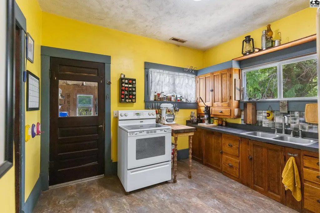 18209 S Hodge Road Arlington KS 67514