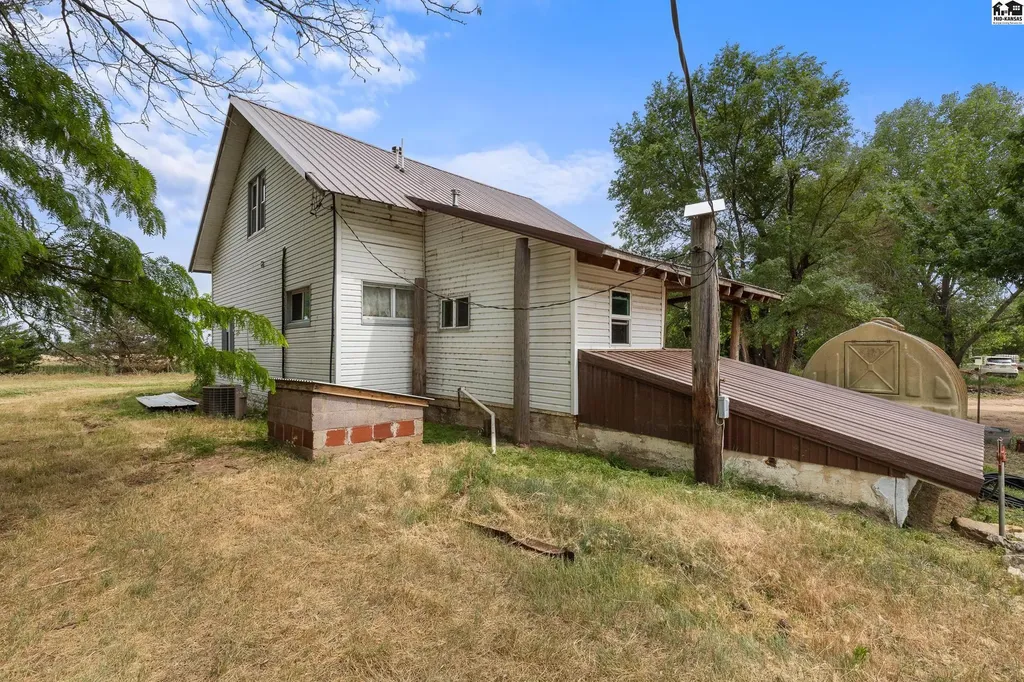 18209 S Hodge Road Arlington KS 67514