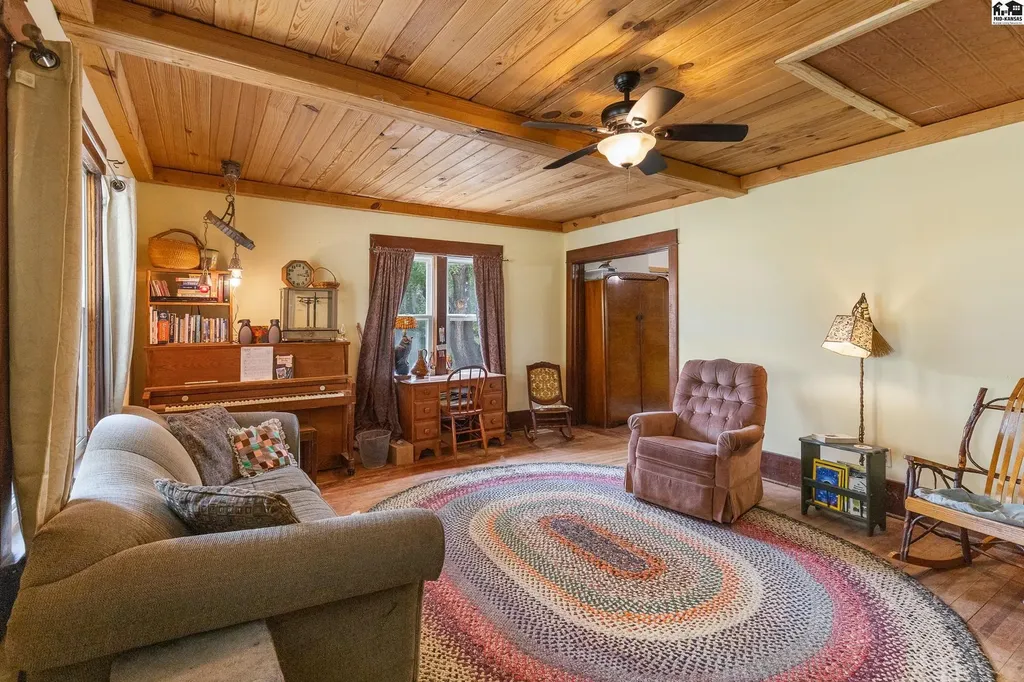 18209 S Hodge Road Arlington KS 67514