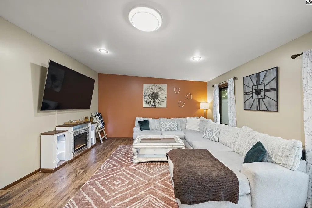 3103 Northwestern Avenue Hutchinson KS 67502